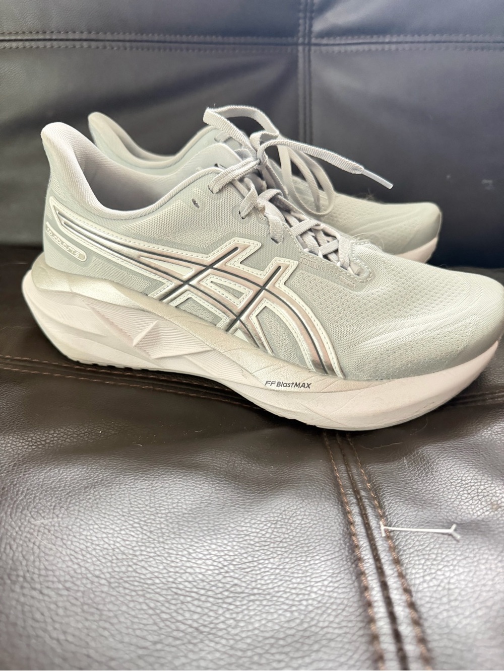 ASICS Women's Novablast 5 Gray Road-Running Sneakers